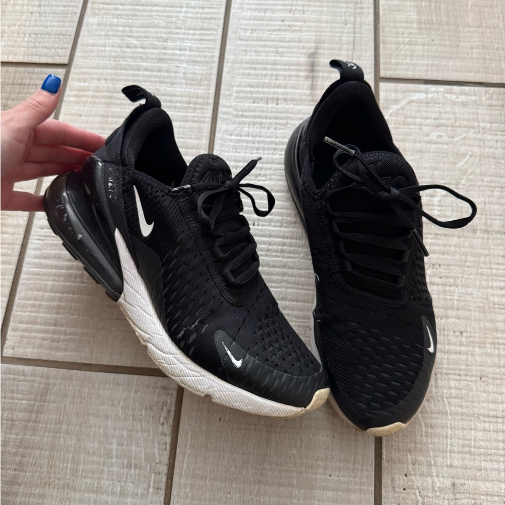 Nike 270’s sneakers